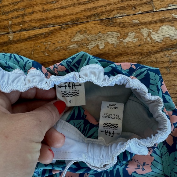 Feather 4 Arrow Boys 4T Board Shorts - Picture 2 of 3